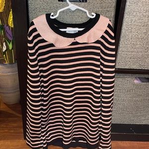 Medium red Valentino sweater !! Black with a pink beige sparkle